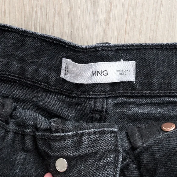 Mango Shorts - Picture 2 of 3